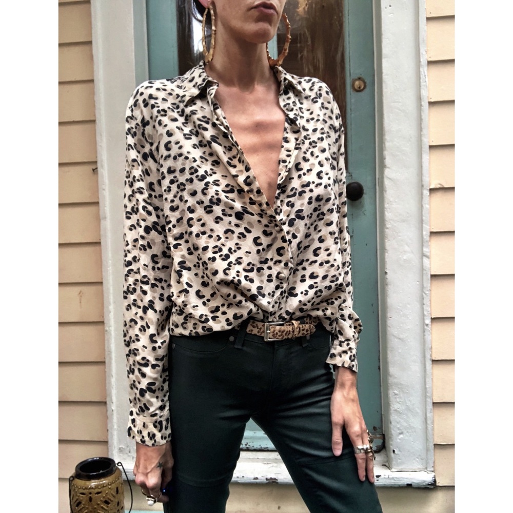 Vintage snow leopard silk blouse - Picture 6 of 6